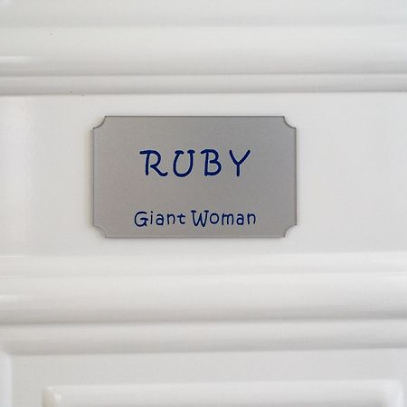 شقة Giant Woman Tsoútsouros المظهر الخارجي الصورة