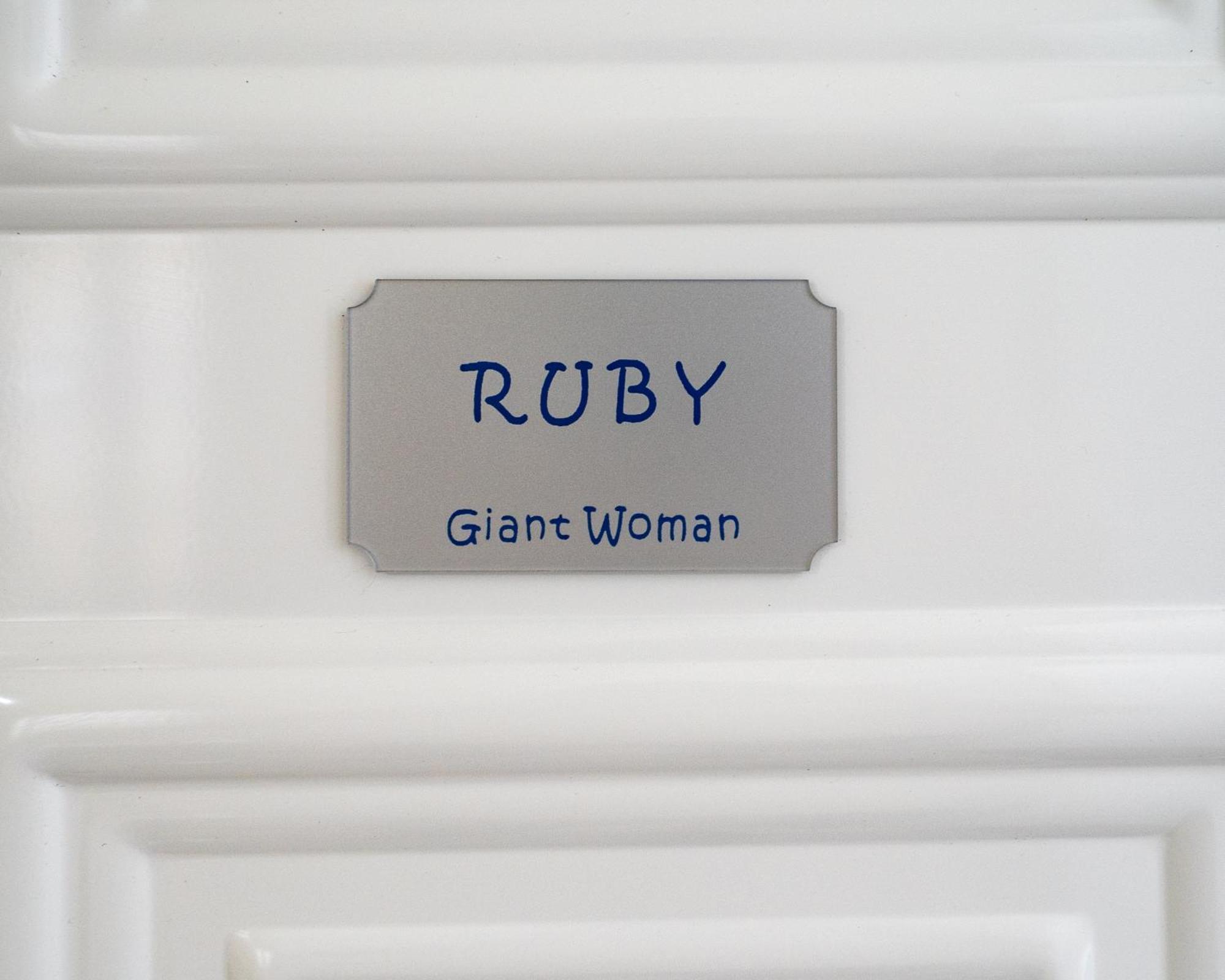 شقة Giant Woman Tsoútsouros المظهر الخارجي الصورة